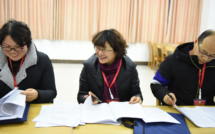 各代表團審議討論現場4