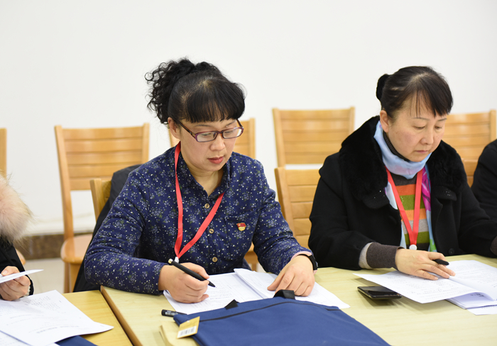各代表團審議討論現場5